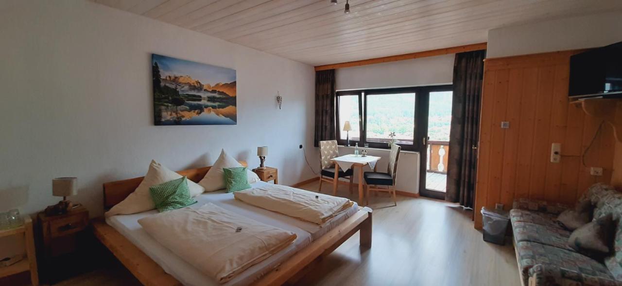 Alpenappartements Schwalbennestl Mittenwald Luaran gambar