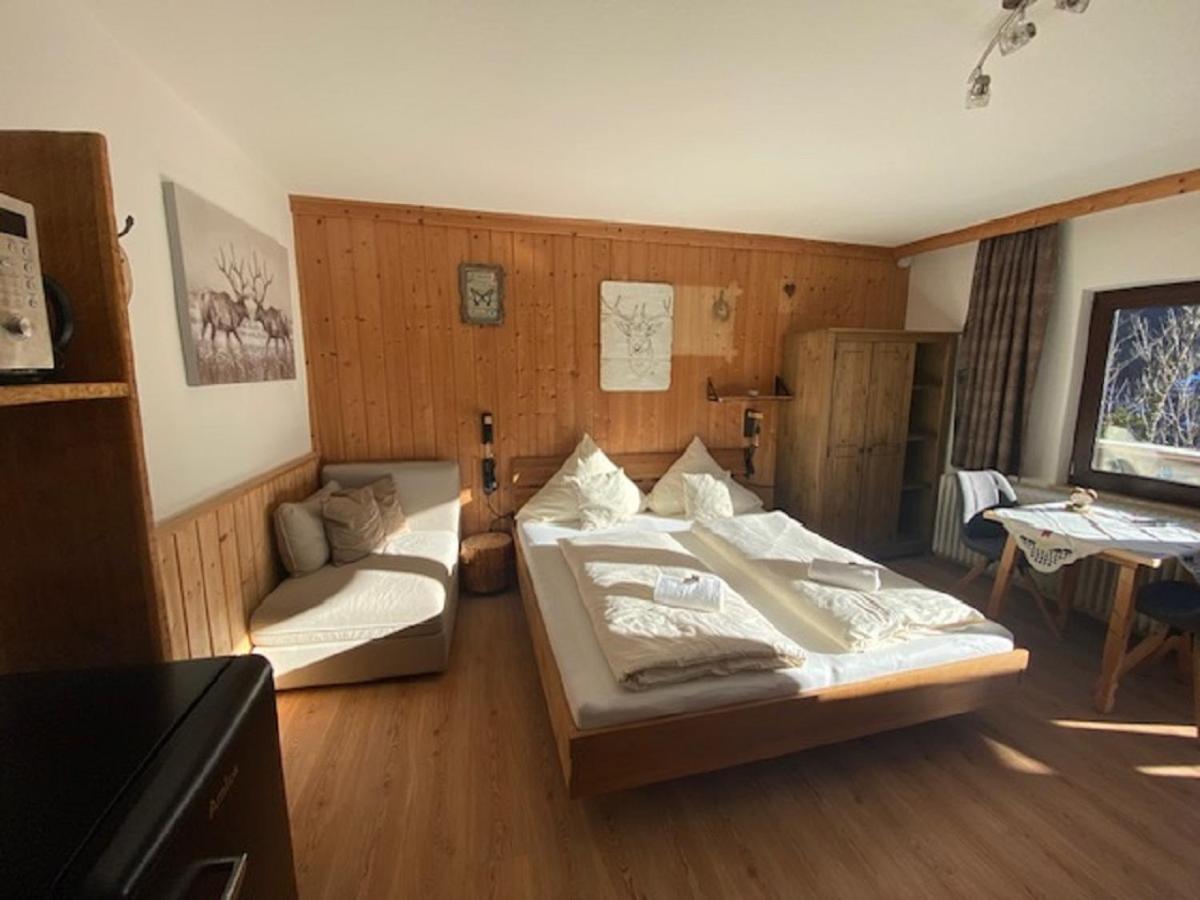 Alpenappartements Schwalbennestl Mittenwald Luaran gambar