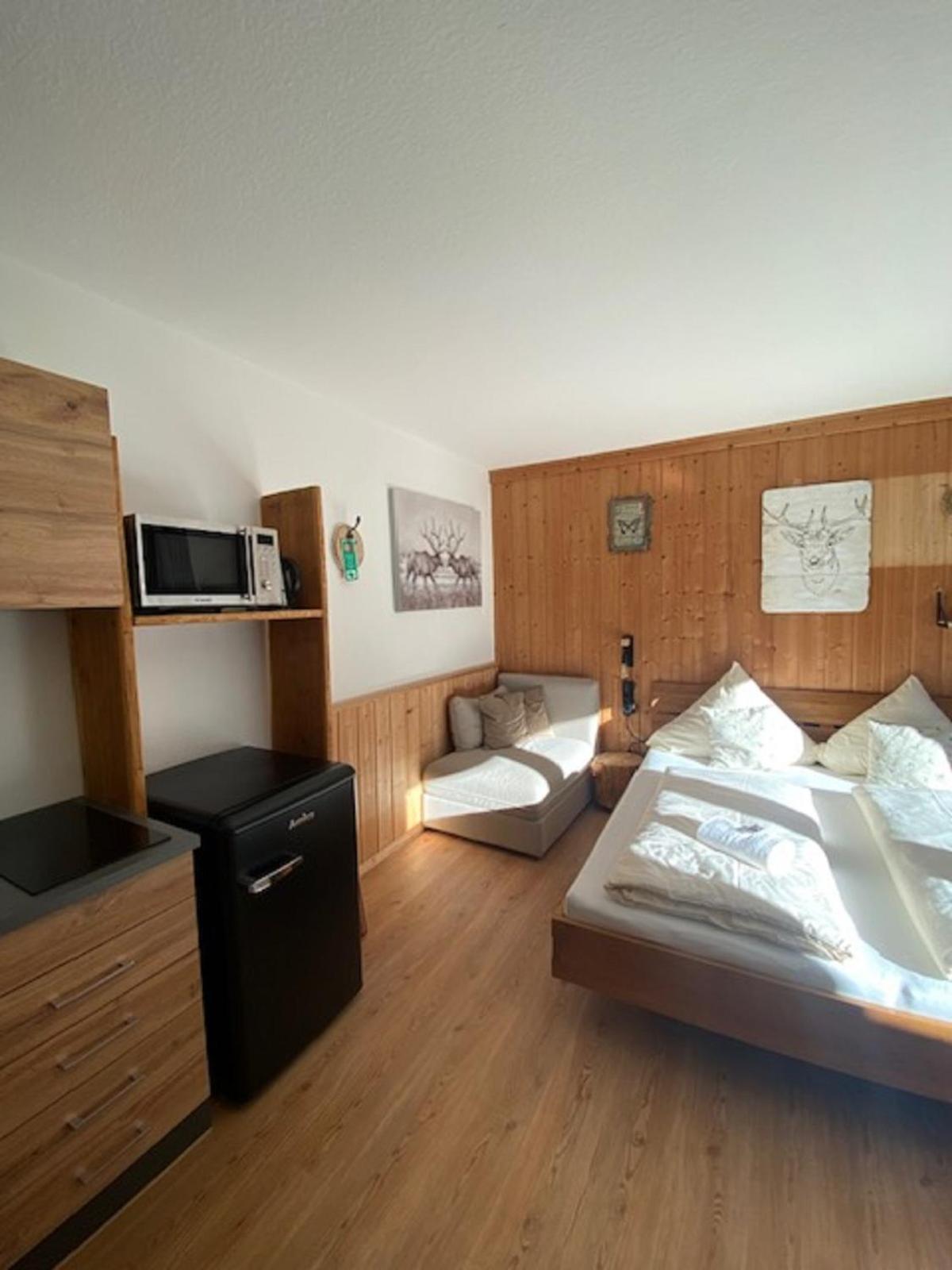 Alpenappartements Schwalbennestl Mittenwald Luaran gambar