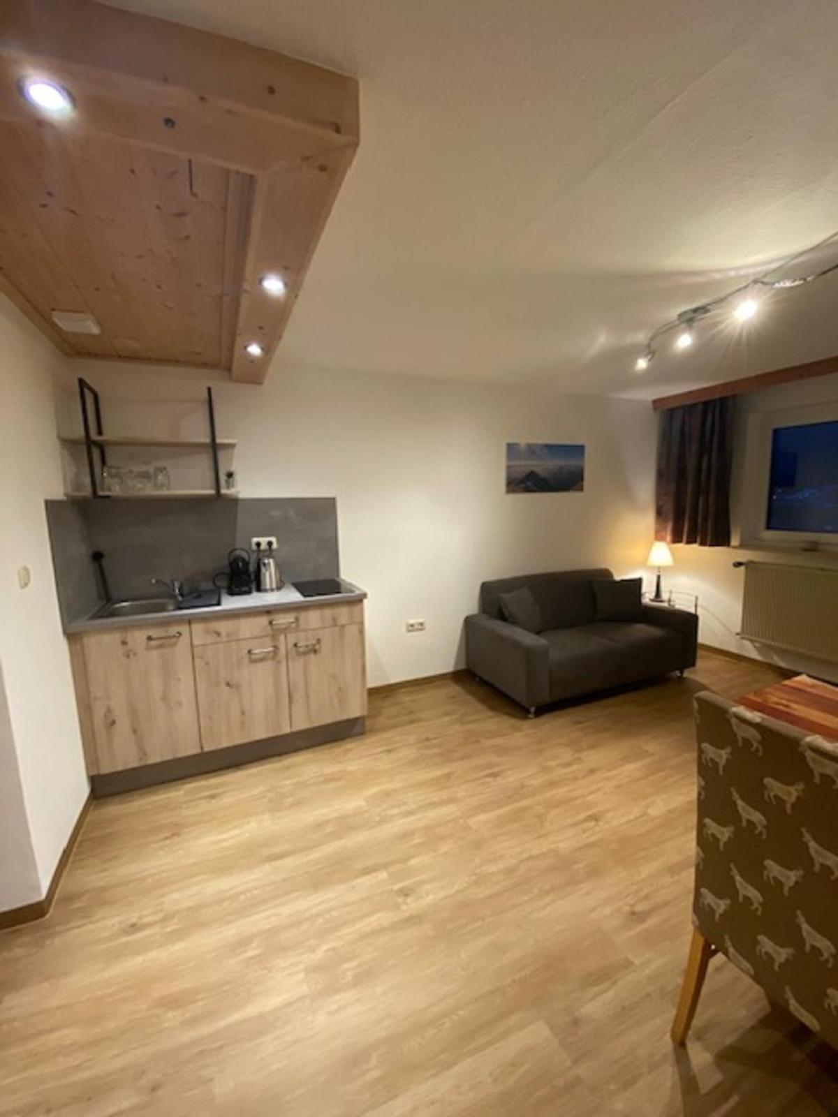 Alpenappartements Schwalbennestl Mittenwald Luaran gambar
