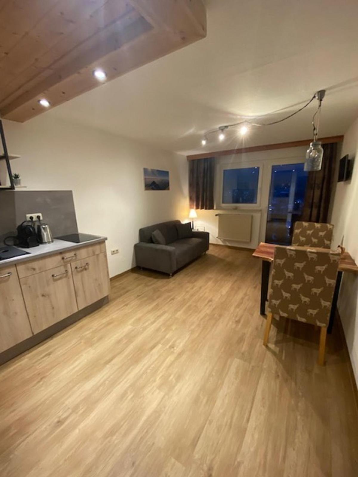 Alpenappartements Schwalbennestl Mittenwald Luaran gambar