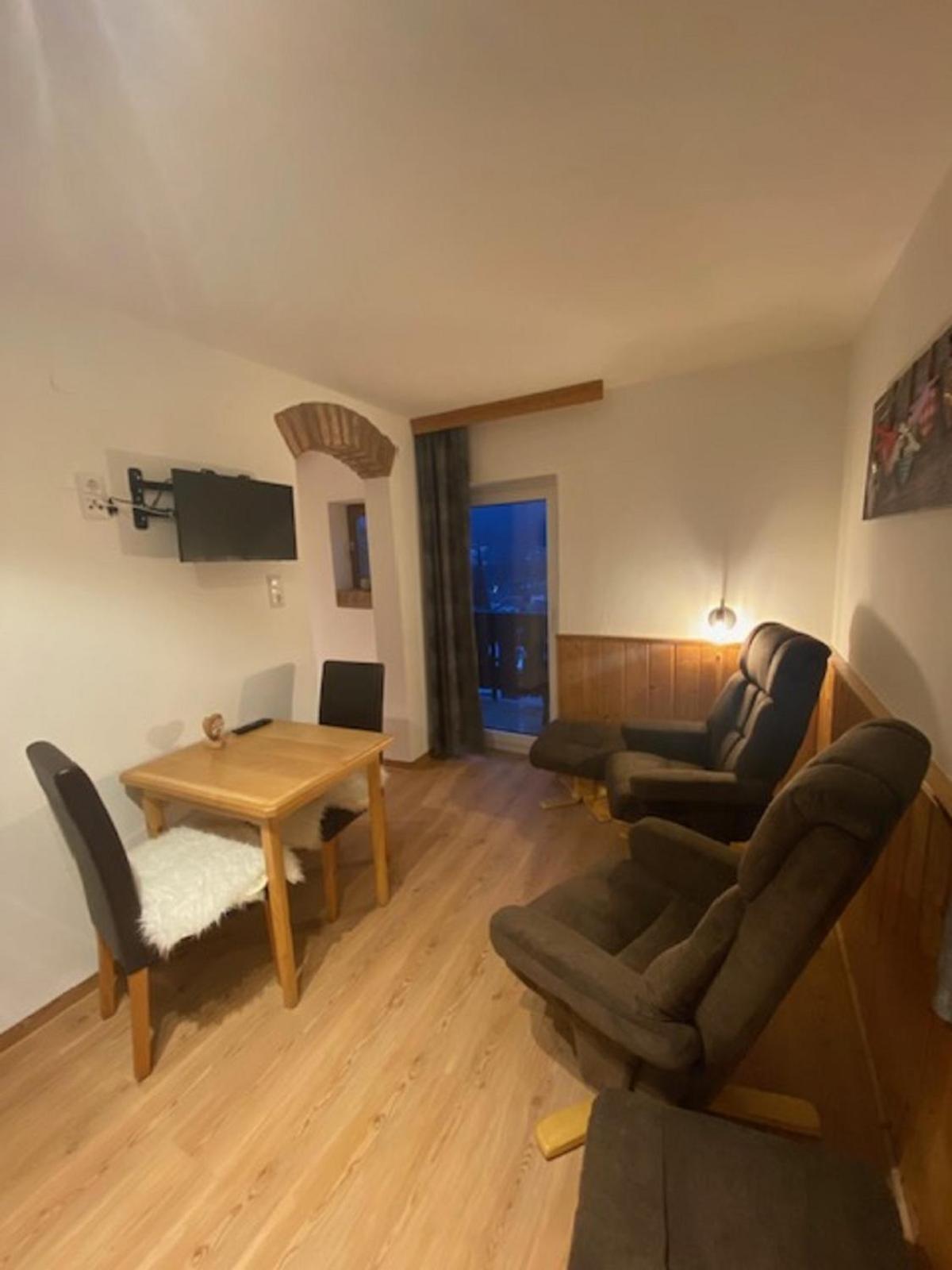Alpenappartements Schwalbennestl Mittenwald Luaran gambar