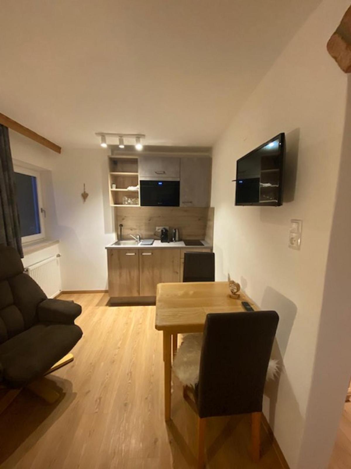 Alpenappartements Schwalbennestl Mittenwald Luaran gambar