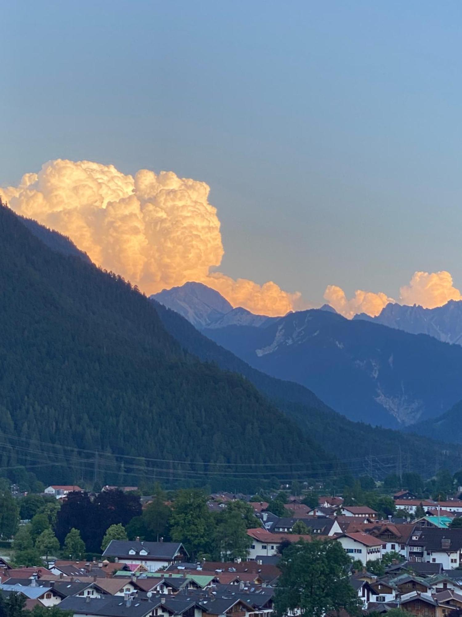 Alpenappartements Schwalbennestl Mittenwald Luaran gambar