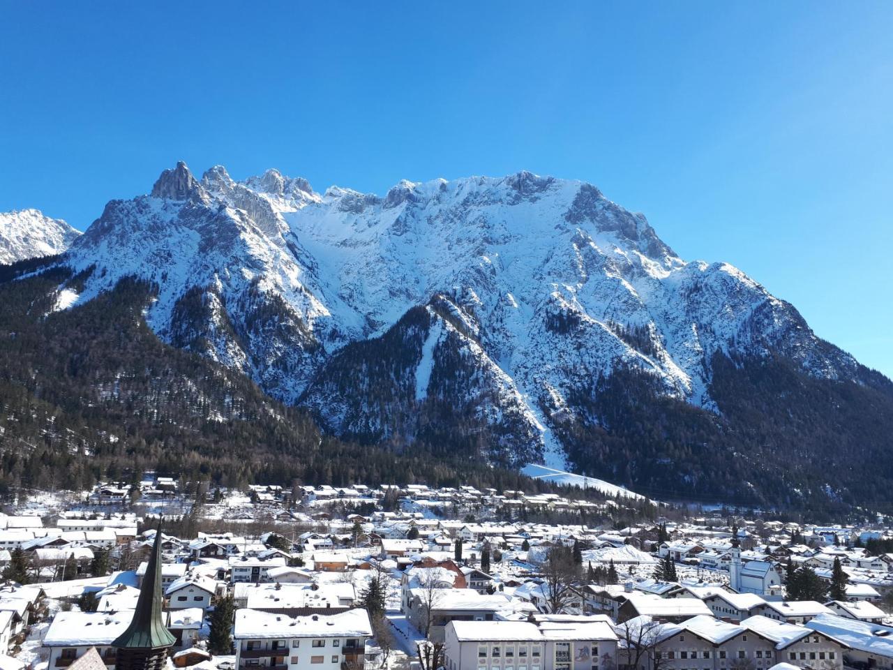 Alpenappartements Schwalbennestl Mittenwald Luaran gambar